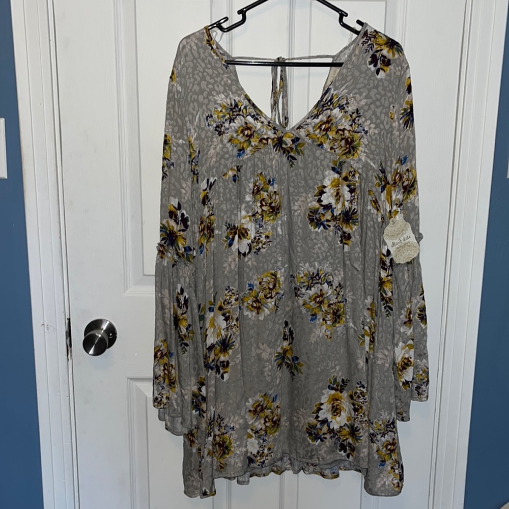 Altard state long sleeve flower dress tags still on